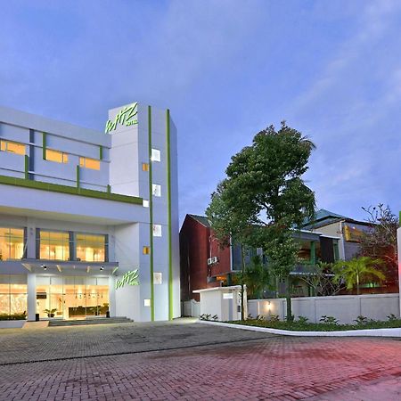 Whiz Prime Hotel Sudirman Cilacap Exterior photo