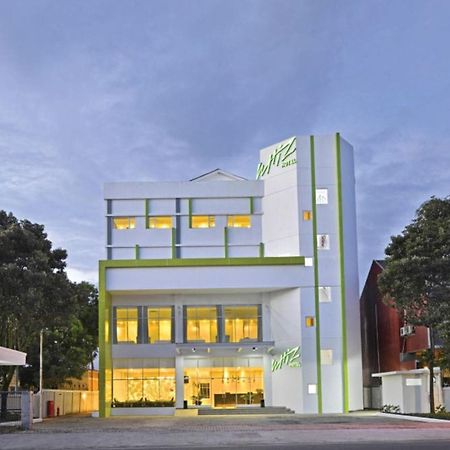 Whiz Prime Hotel Sudirman Cilacap Exterior photo
