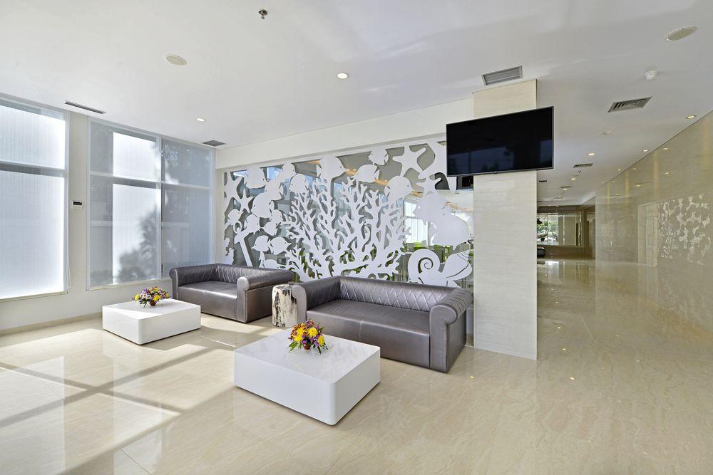 Whiz Prime Hotel Sudirman Cilacap Exterior photo