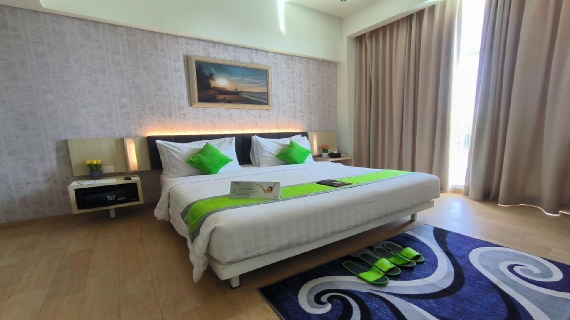 Whiz Prime Hotel Sudirman Cilacap Exterior photo
