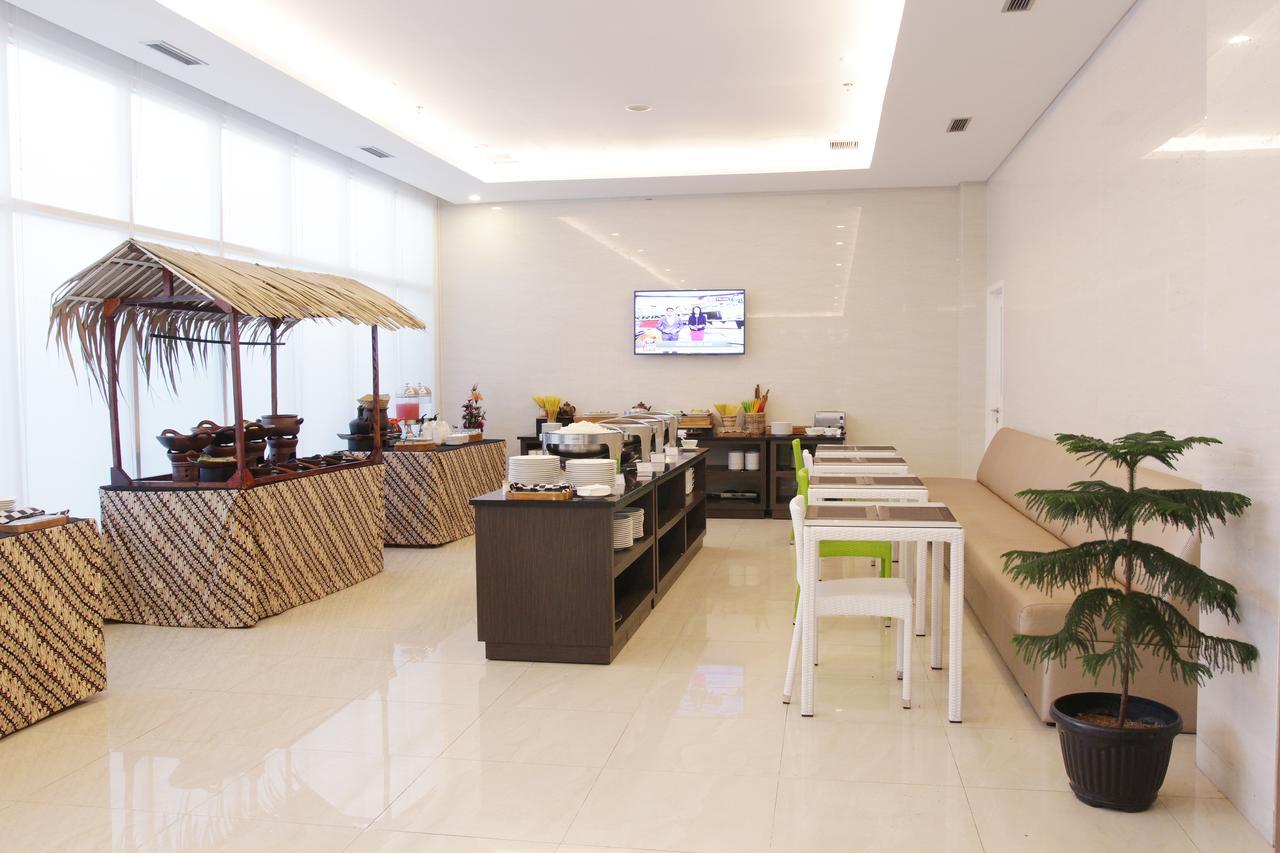 Whiz Prime Hotel Sudirman Cilacap Exterior photo